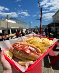 the porthole lobster roll